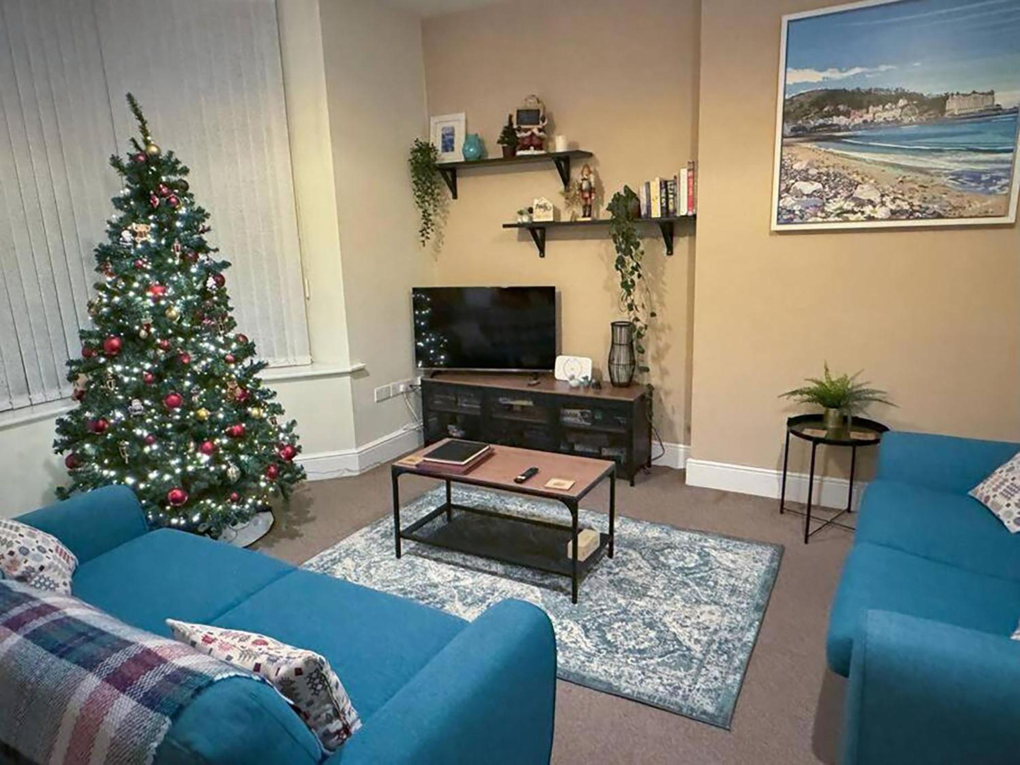 Private Parking, Central Llandudno, King Bed With Ensuite At Clement Lodge Exterior photo